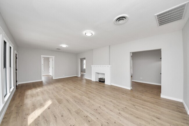 Building Photo - 1507 Brooks Ave