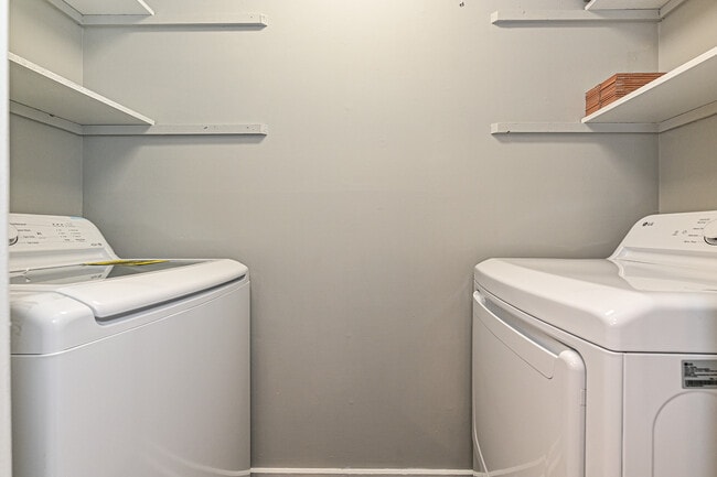 Building Photo - 5020-E Sardis Rd