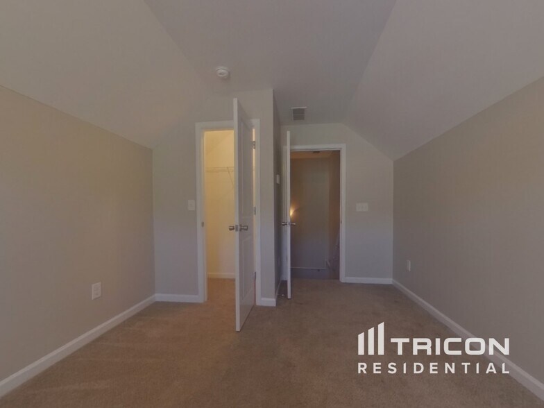 Building Photo - 365 McGiboney Ln