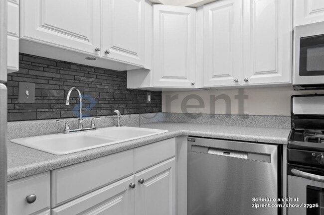 Building Photo - 100 Biscayne Dr NW