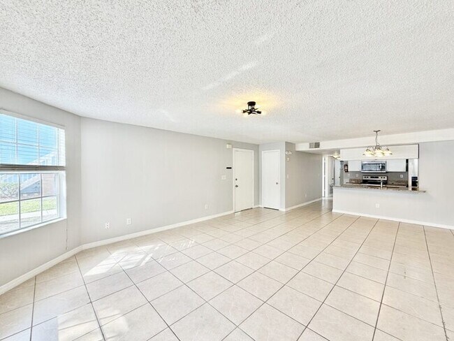 Building Photo - 2723 N Poinciana Blvd