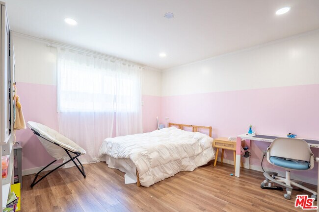Building Photo - 14509 Ermita Ave