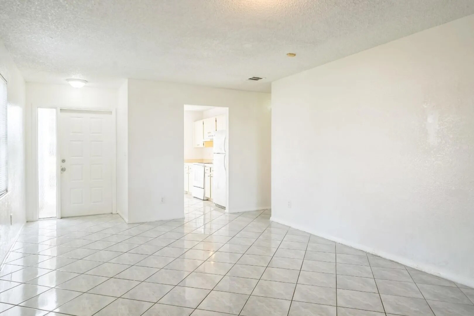 Building Photo - 273 SW Sterret Cir