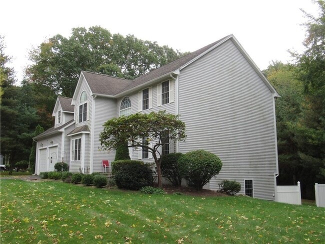 Building Photo - 70 Cavalier Dr
