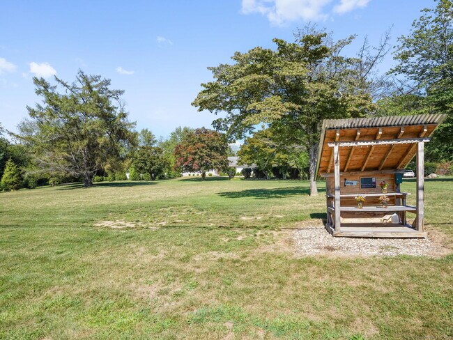 Building Photo - 570 Morehouse Rd