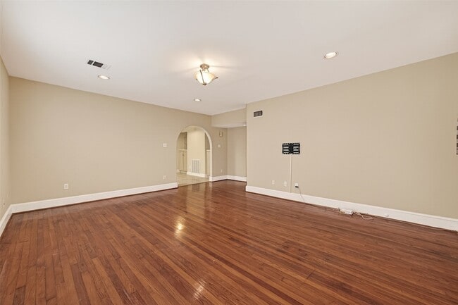 Building Photo - 1807 Crocker St