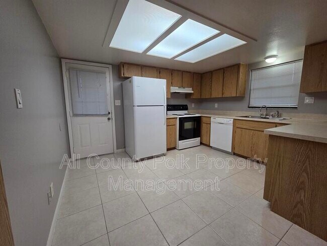 Building Photo - 4931 Malibu Ct