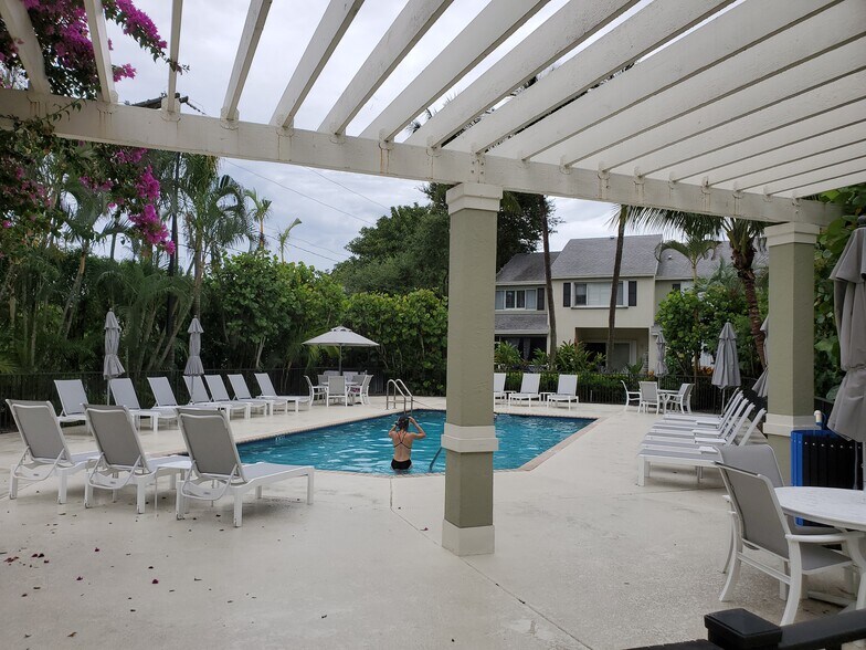 pool area - 1045 Kokomo Key Ln