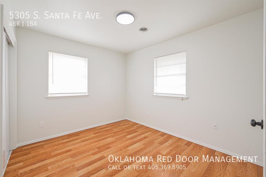 Building Photo - 5305 S Santa Fe Ave