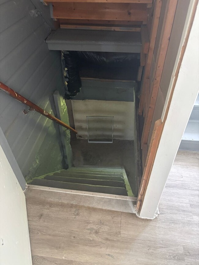 Building Photo - Section 8 welcome, 4bd 2 bath