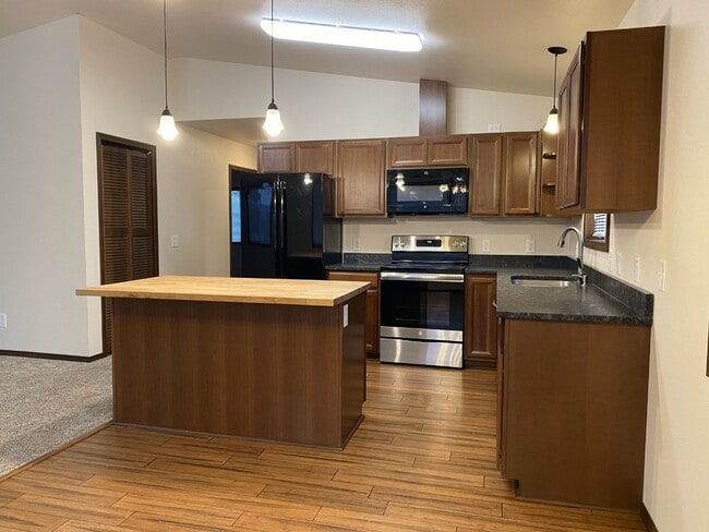 Building Photo - Second-Level Living