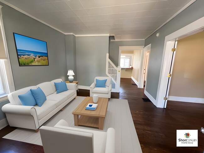 Primary Photo - 6 bed 2 bath Single Family Home