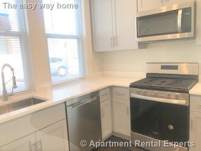 Building Photo - 77 Kinnaird St