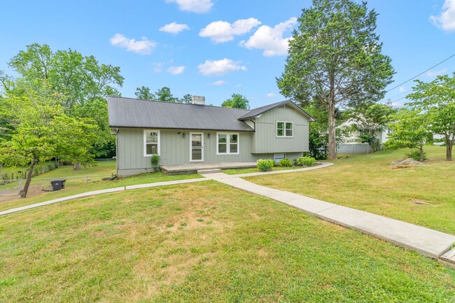 Building Photo - Fountain City Single Family Home