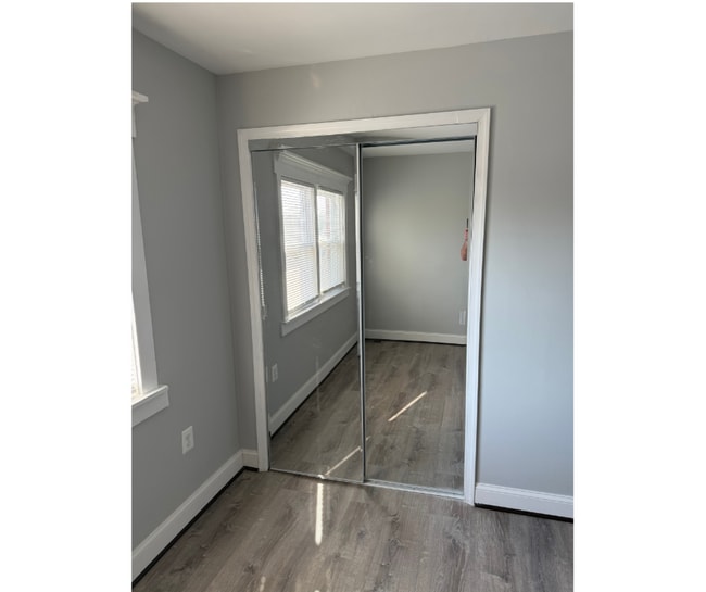 Building Photo - 3236 Lohrs Ln