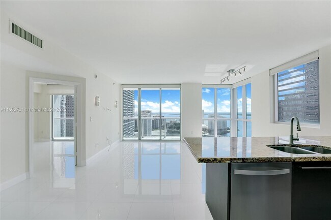 Building Photo - 500 Brickell Ave