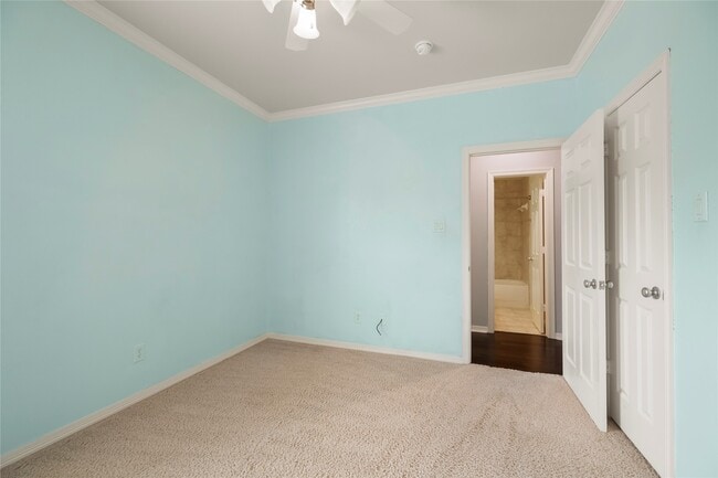 Building Photo - 3019 Royal Oaks Grove