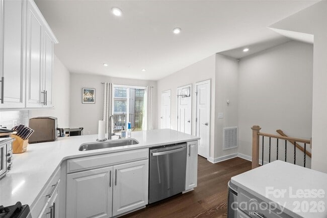 Building Photo - 424 Music Hall Wy