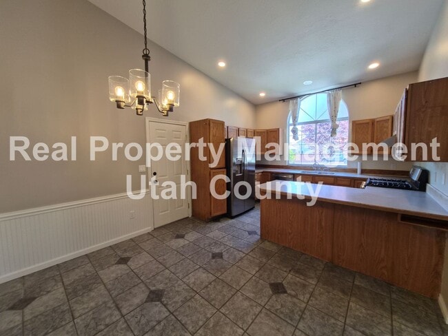 Building Photo - Qualify With 2.5x Rent in Income. Plus Hal...