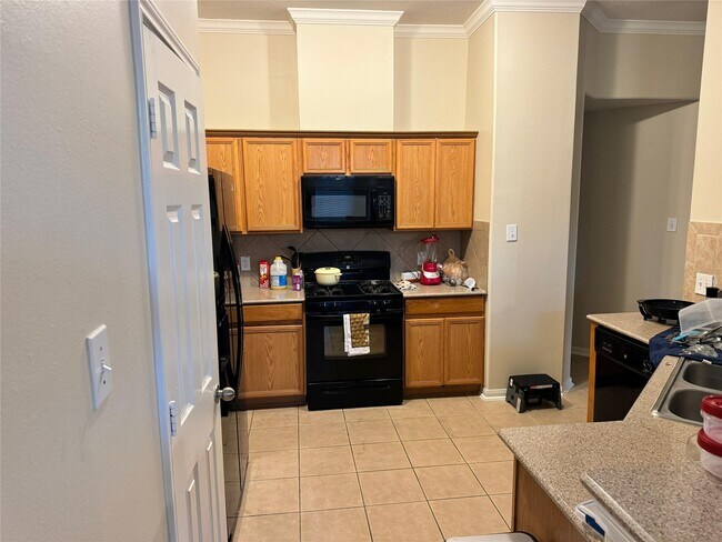 Building Photo - 835 Dracena Ct