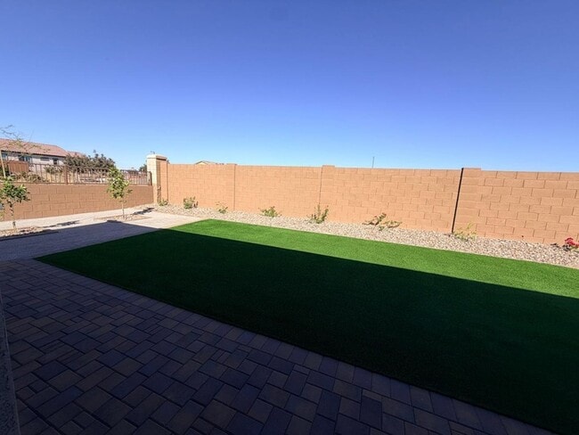 Building Photo - 24136 N 172nd Dr