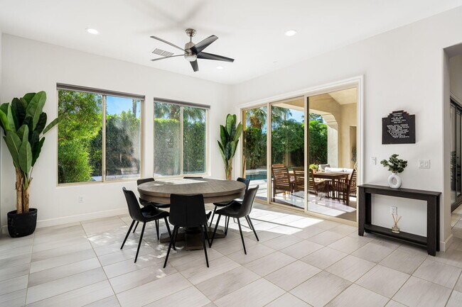 Building Photo - 81805 Four Seasons Pl