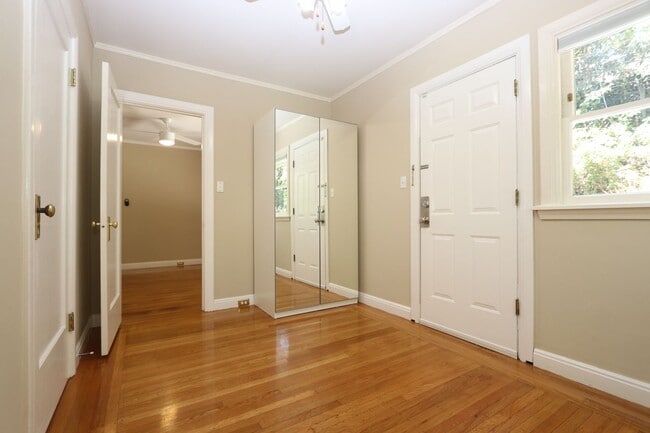 Building Photo - Piedmont Home with Bedroom Suite and Enclosed Yard