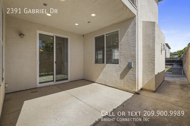 Building Photo - 2391 Gabriel Dr
