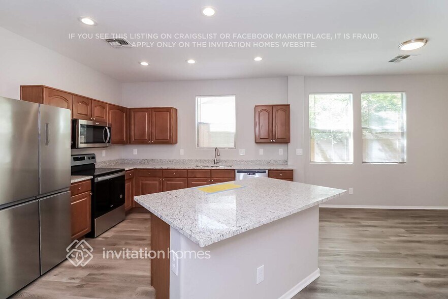 Building Photo - 3112 West Donner Dr