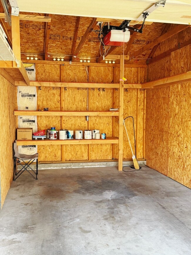 Building Photo - 4704 Mill Pond Dr SE
