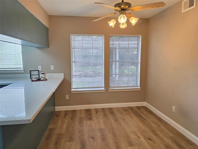 Building Photo - 11350 Raven View Dr
