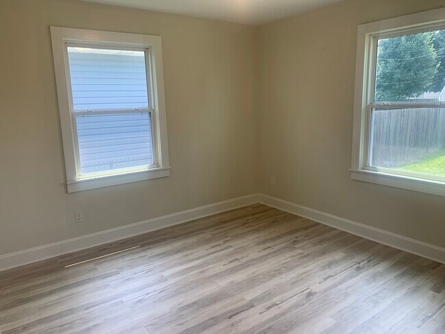 Building Photo - 432 E 20th St