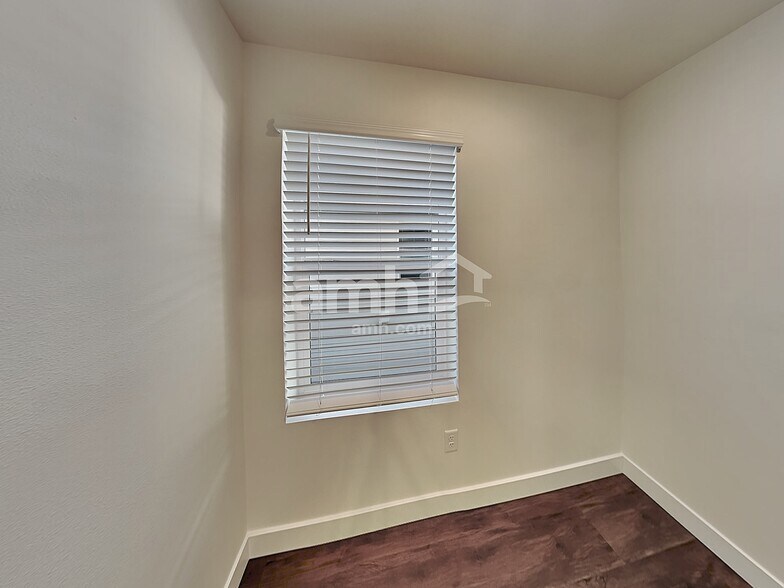 Building Photo - 9085 Henley Ave