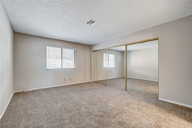 Building Photo - 2713 Otter Creek Ct