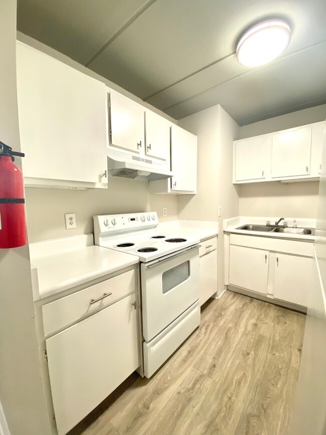 Building Photo - Cedar Creek Apartments