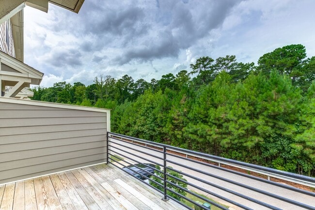 Building Photo - Townhome minutes from Lenovo Center: Available September 10th