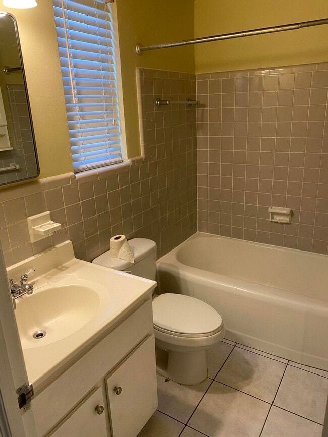 Building Photo - 1172 Surf Rd