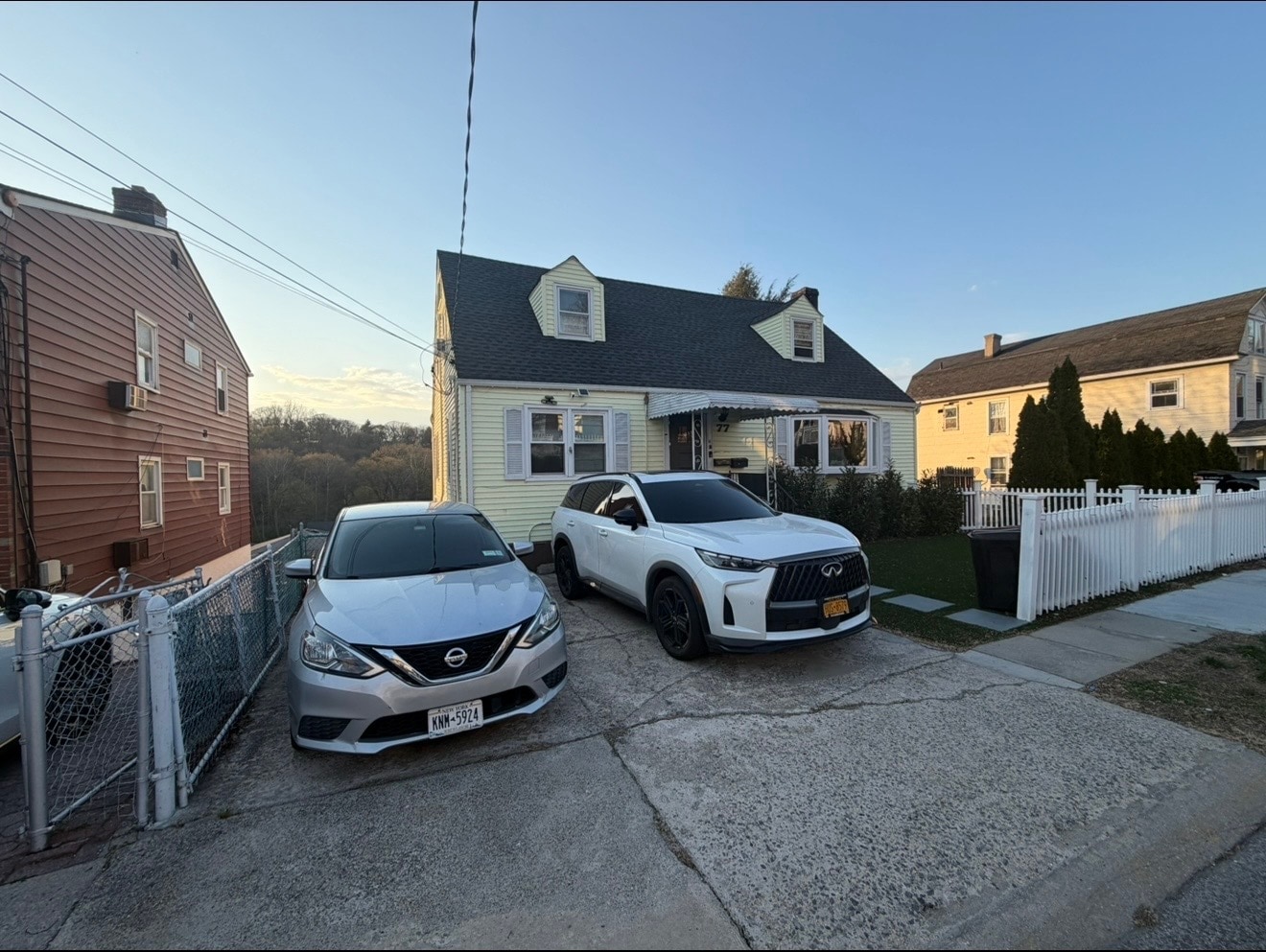 DRIVEWAY - 77 Bennett Ave