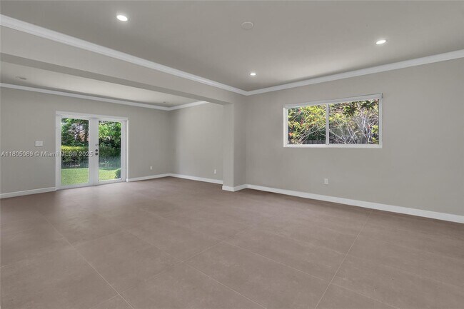 Building Photo - 8501 SW 54th Ct