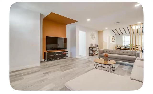 Building Photo - 13941 Bee St