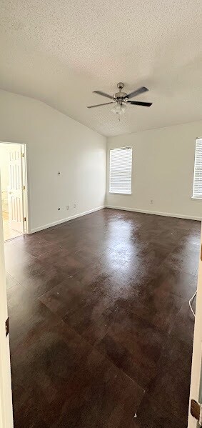 Building Photo - Welcome To the Dream Family 4 Bed and 2 Ba...