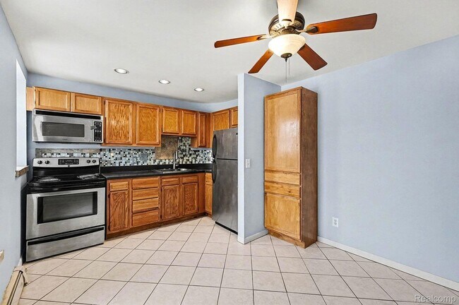 Building Photo - 120 Seward Ave