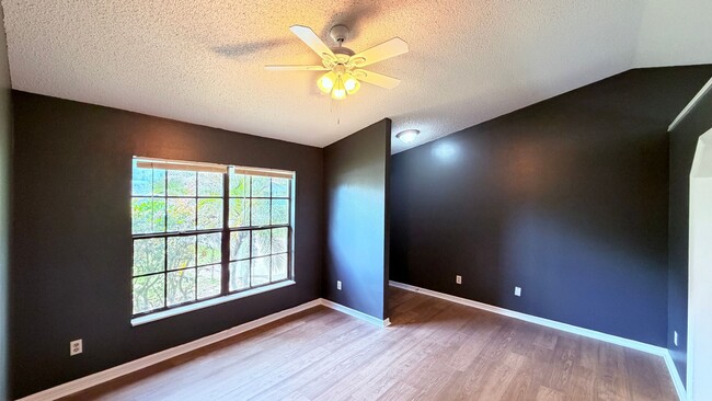 Building Photo - Pet-Friendly 3BR Home with Spacious Yard – No HOA!