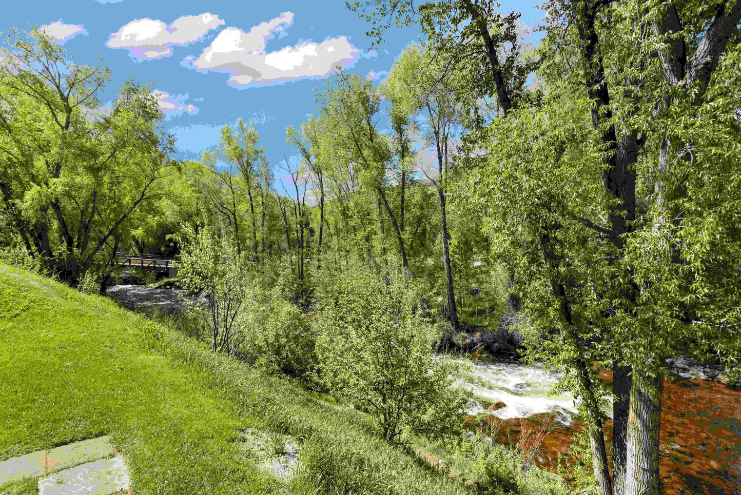 Building Photo - 900 E Hopkins Ave