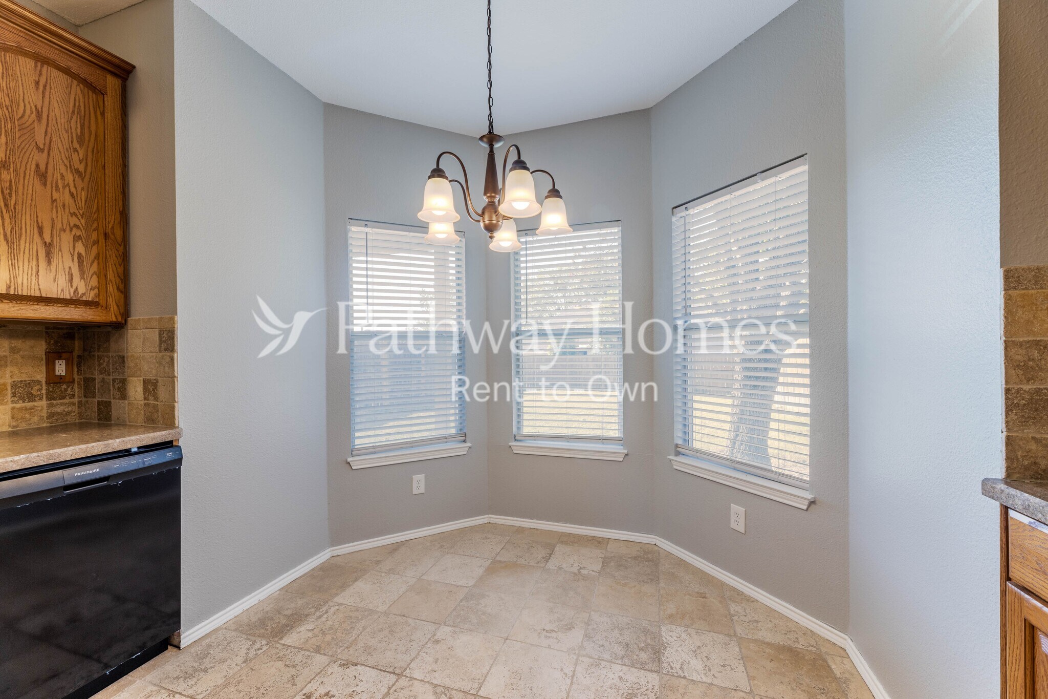 Building Photo - 629 Teakwood Dr