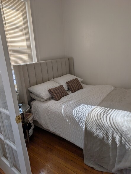 Building Photo - 1673 Commonwealth Ave