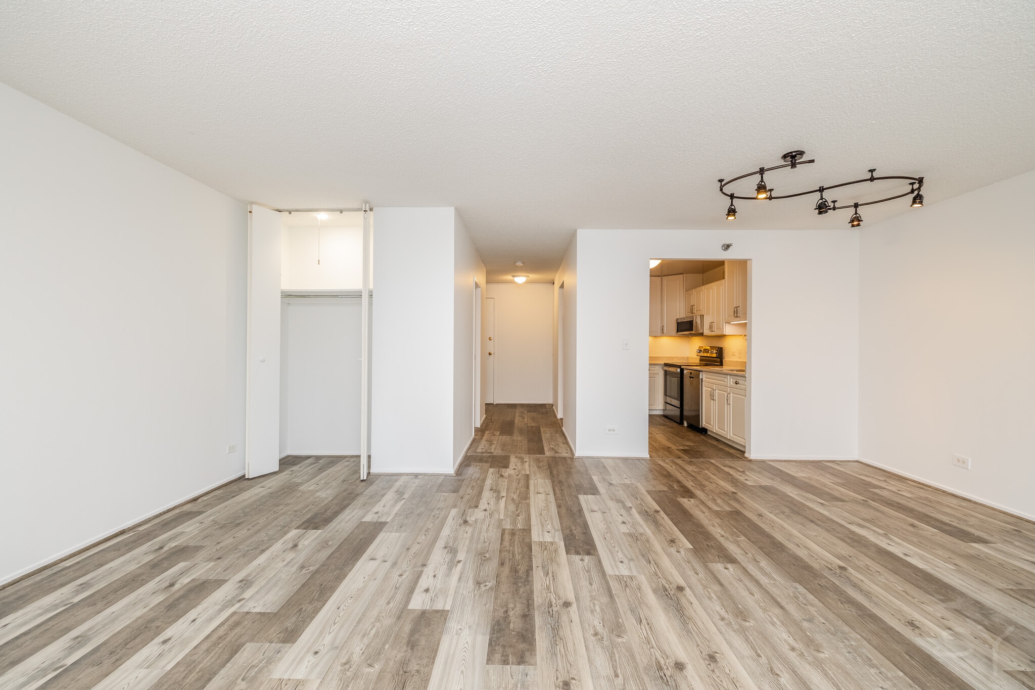 Building Photo - 70 W Huron St