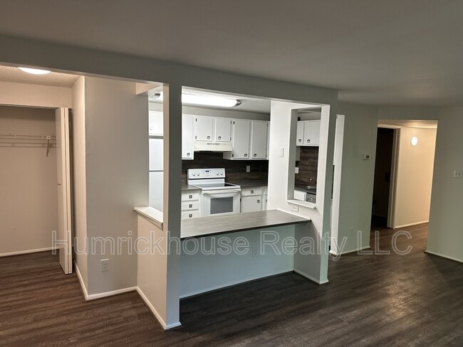 Building Photo - 3164 Central Ave