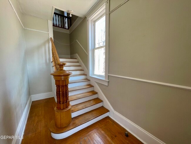 Building Photo - 901 E Rio Grande Ave