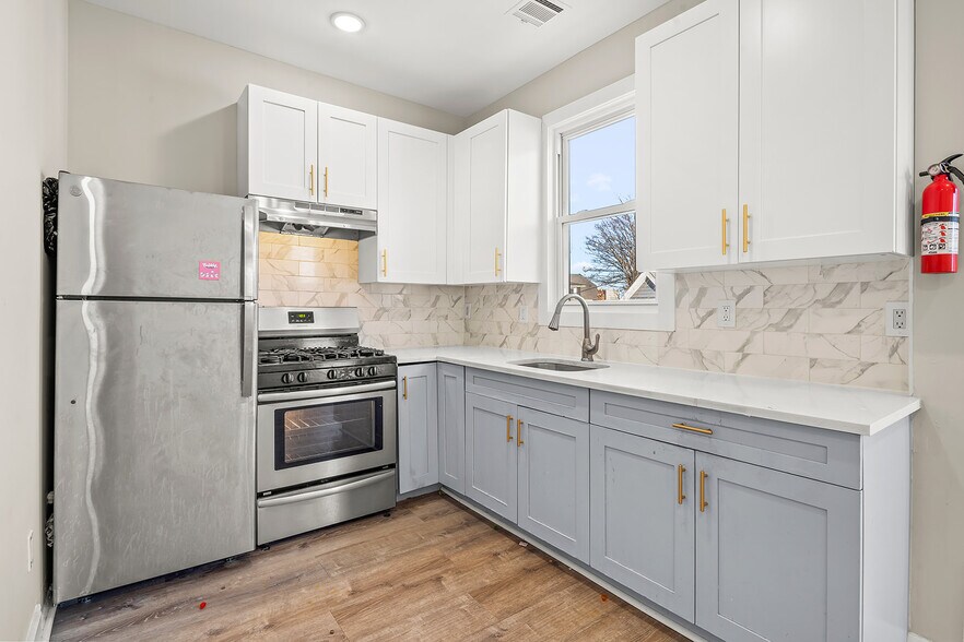 Building Photo - 791 S 15th St